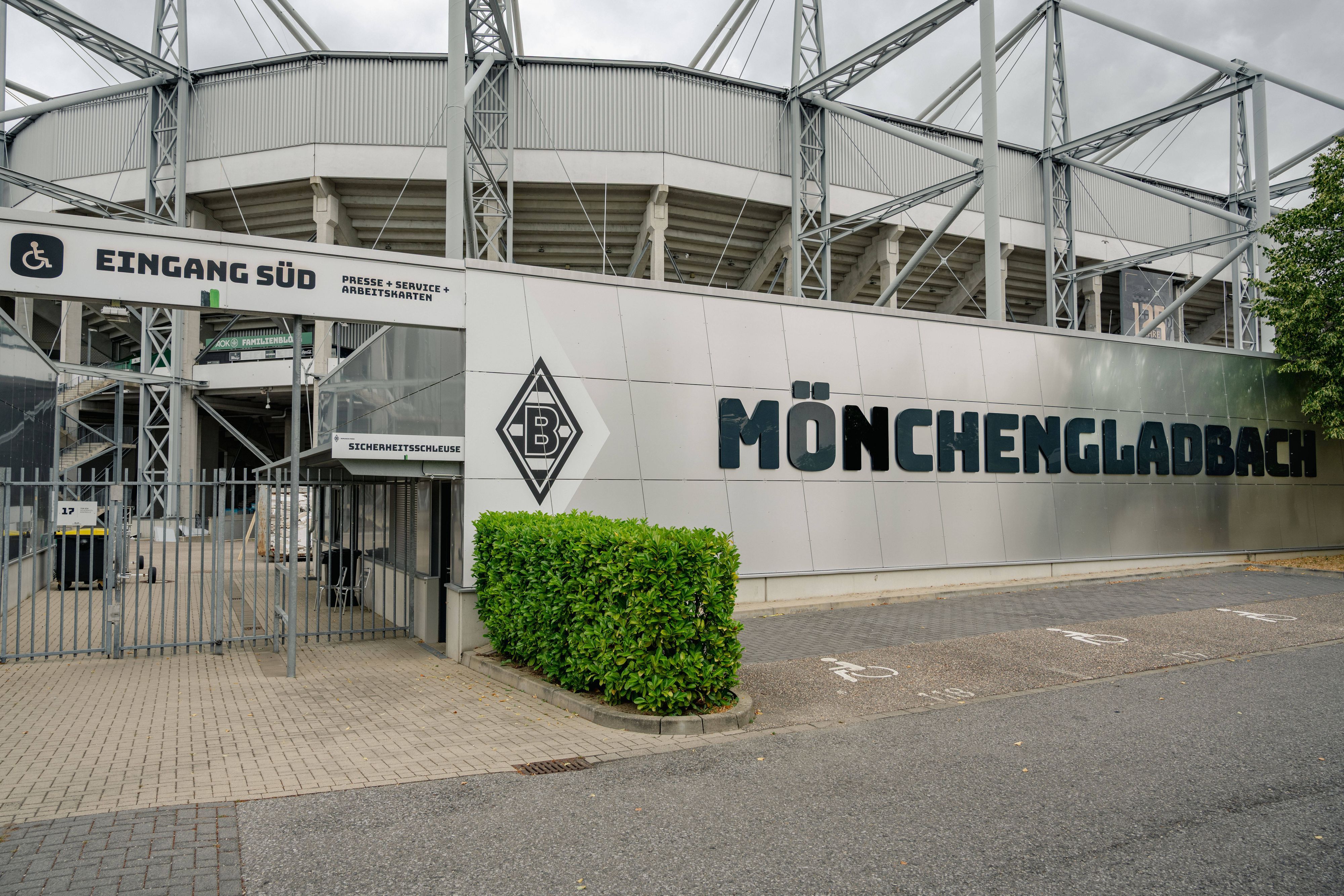 Eine Aufnahme vom Borussia-Park am Eingang Süd.
