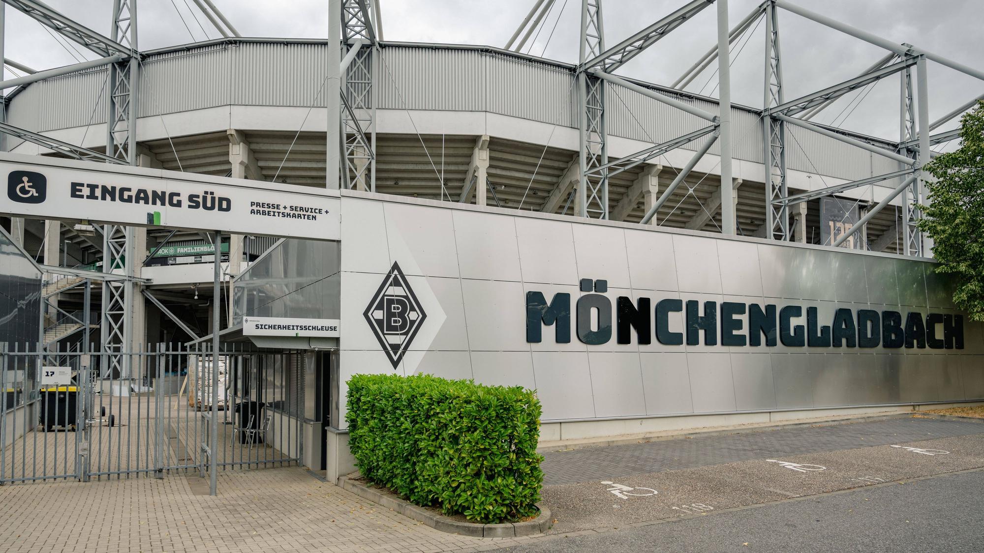 Eine Aufnahme vom Borussia-Park am Eingang Süd.