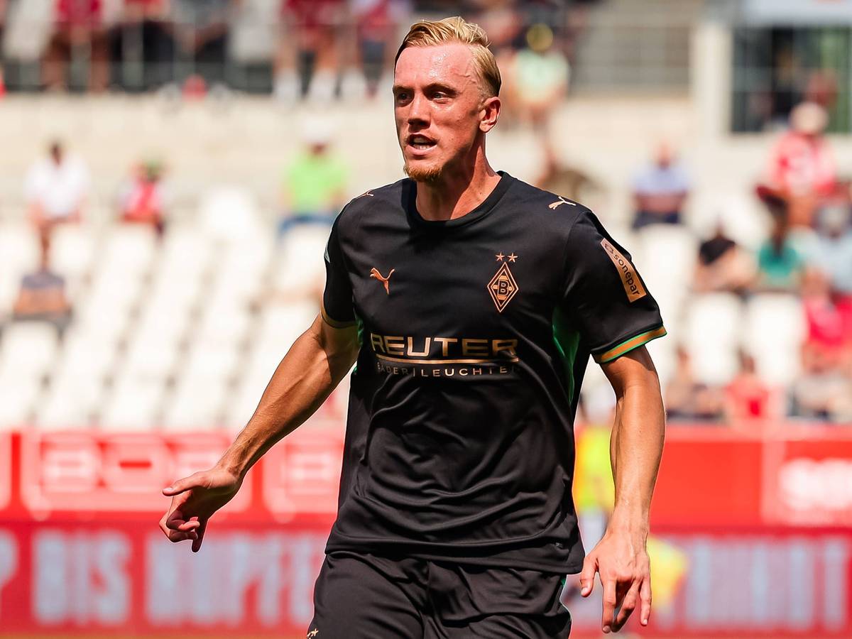 Isac Lidberg für Borussia Mönchengladbach im Testspiel im Einsatz.