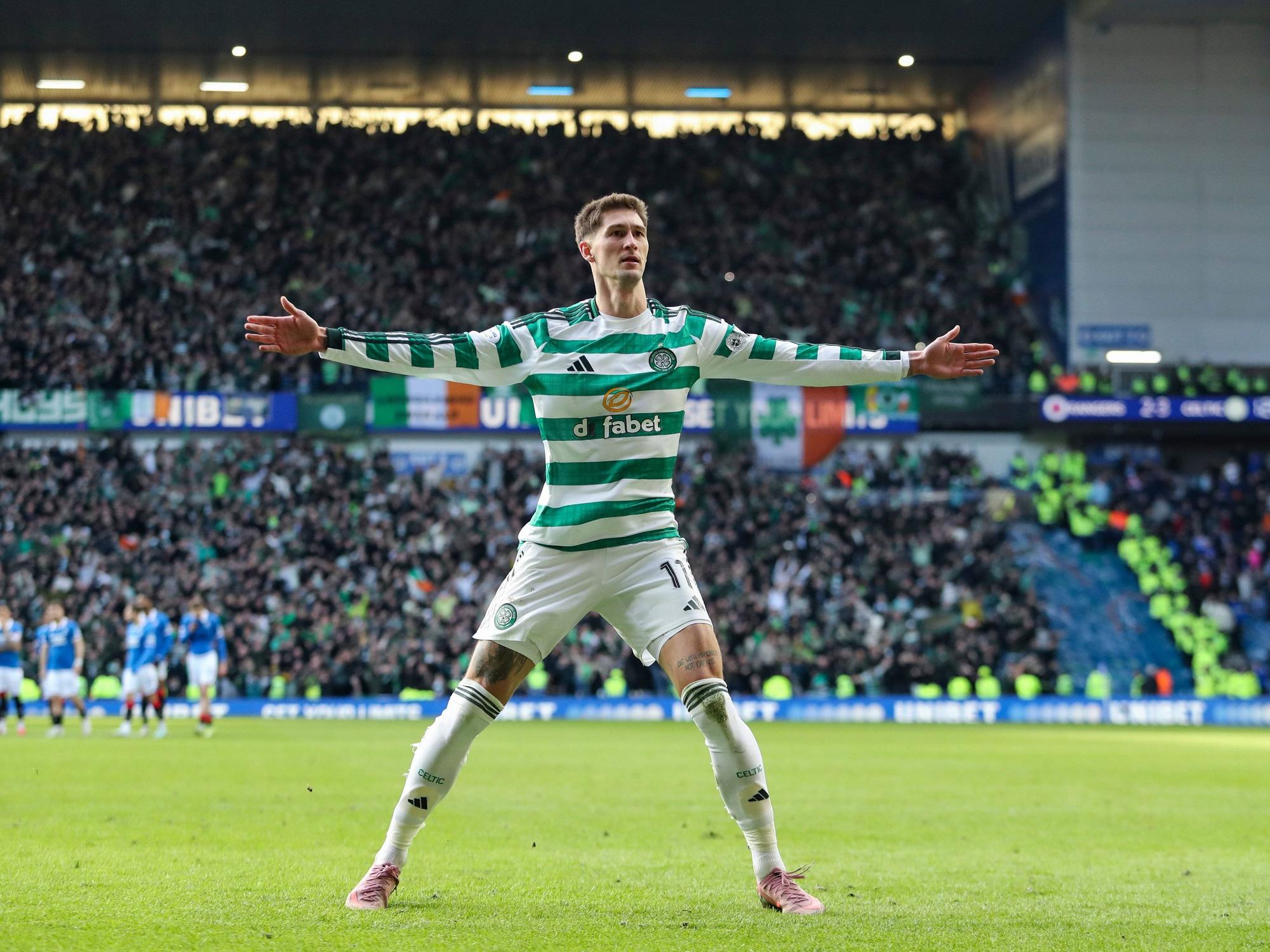 Tomas Cvancara jubelt im Trikot von Celtic Glasgow.