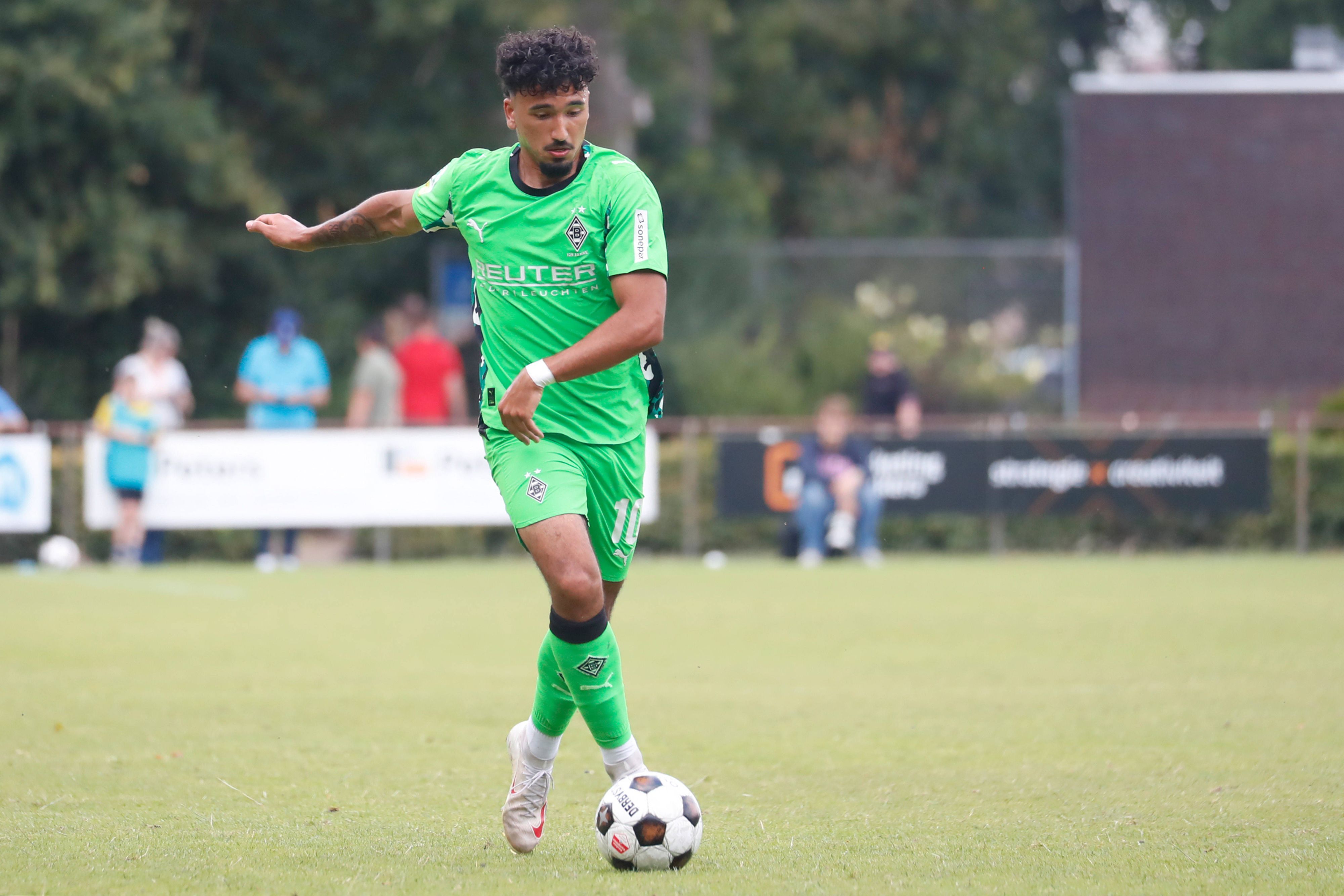 Kerim Karyagdi am Ball.