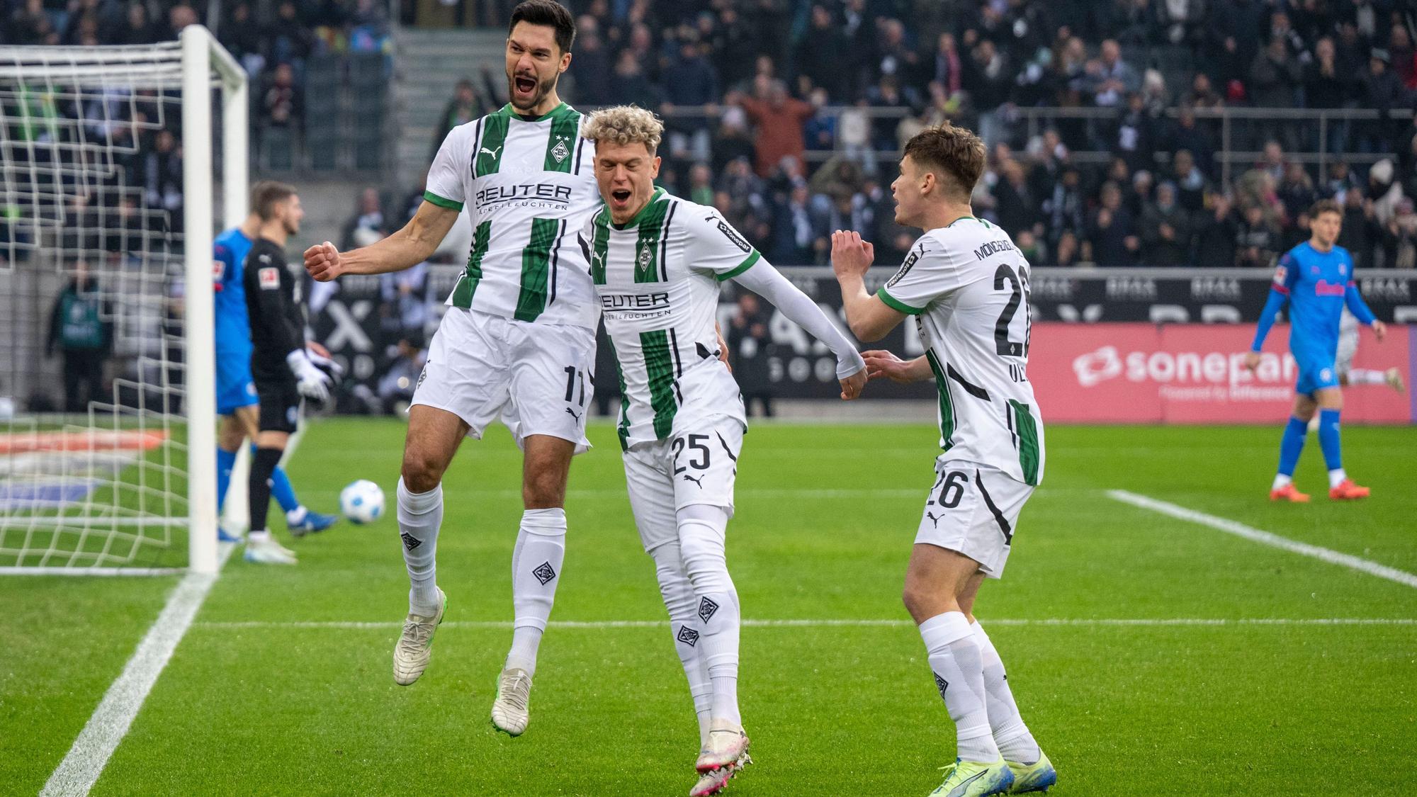 Tim Kleindienst, Robin Hack und Lukas Ullrich jubeln