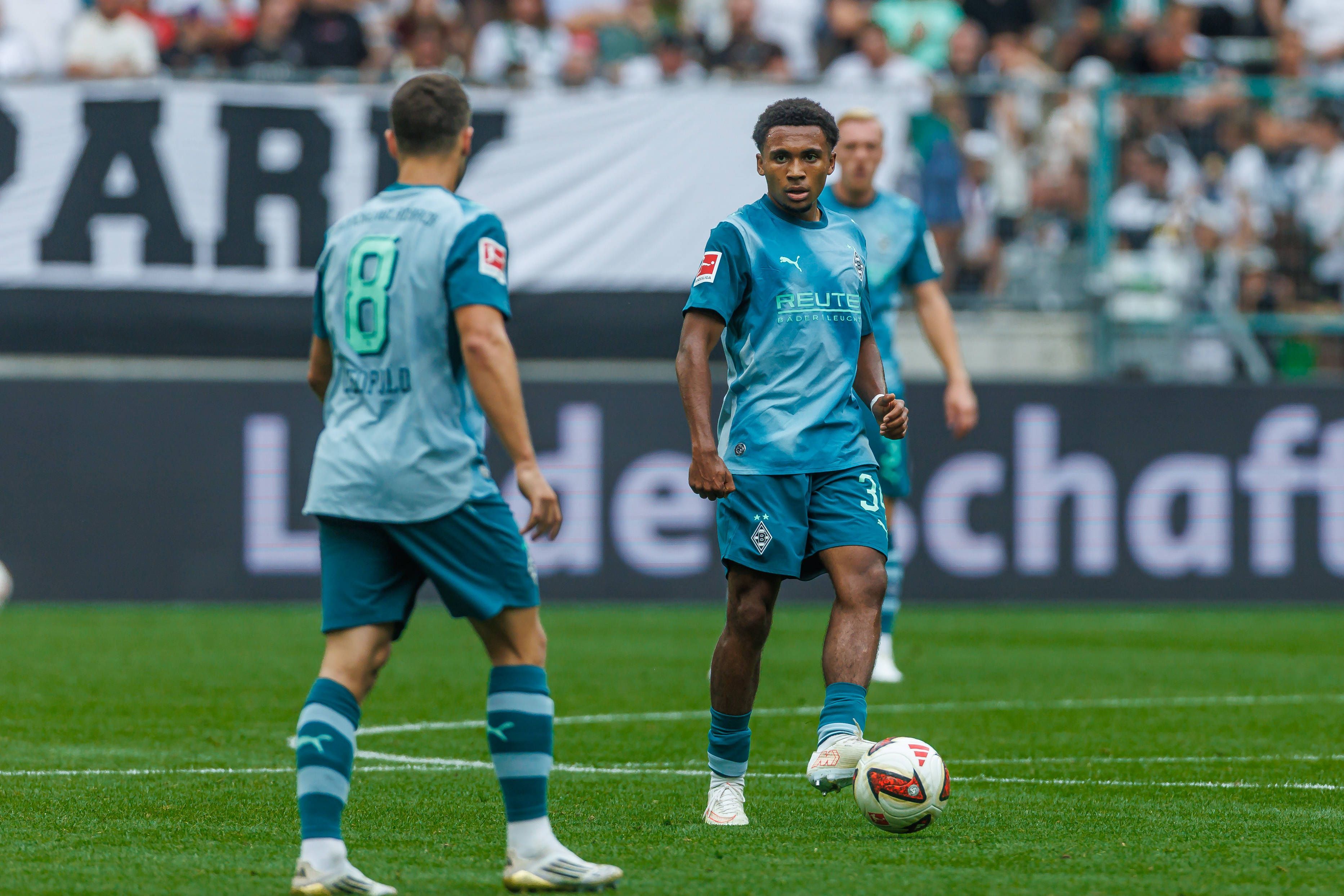 Mathieu Nguefack am Ball.
