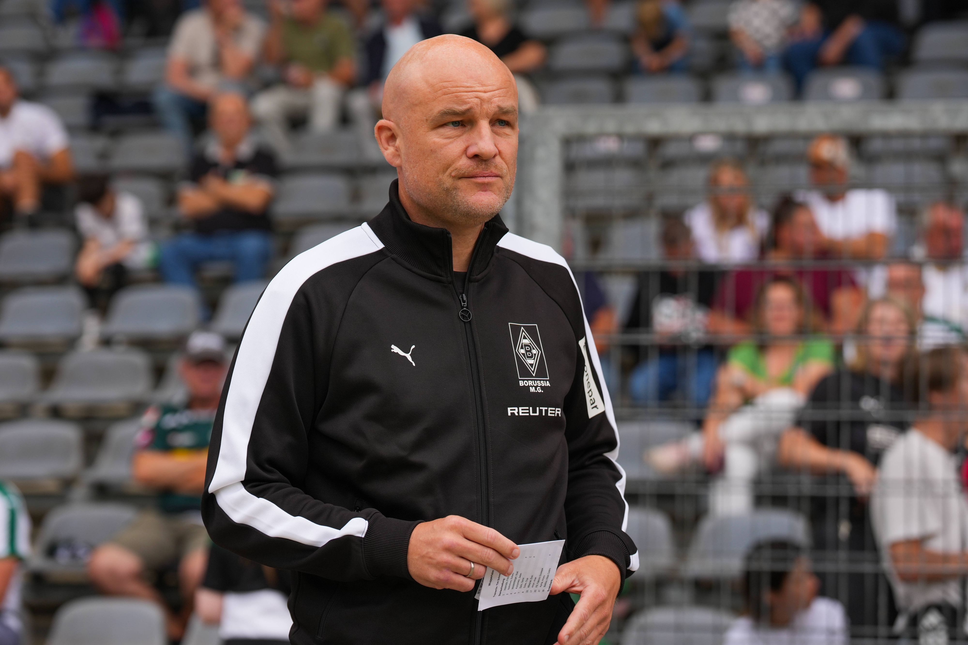 Rouven Schröder beim Gladbach-Spiel im Stadion.