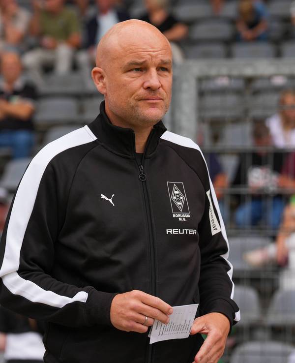 Rouven Schröder beim Gladbach-Spiel im Stadion.