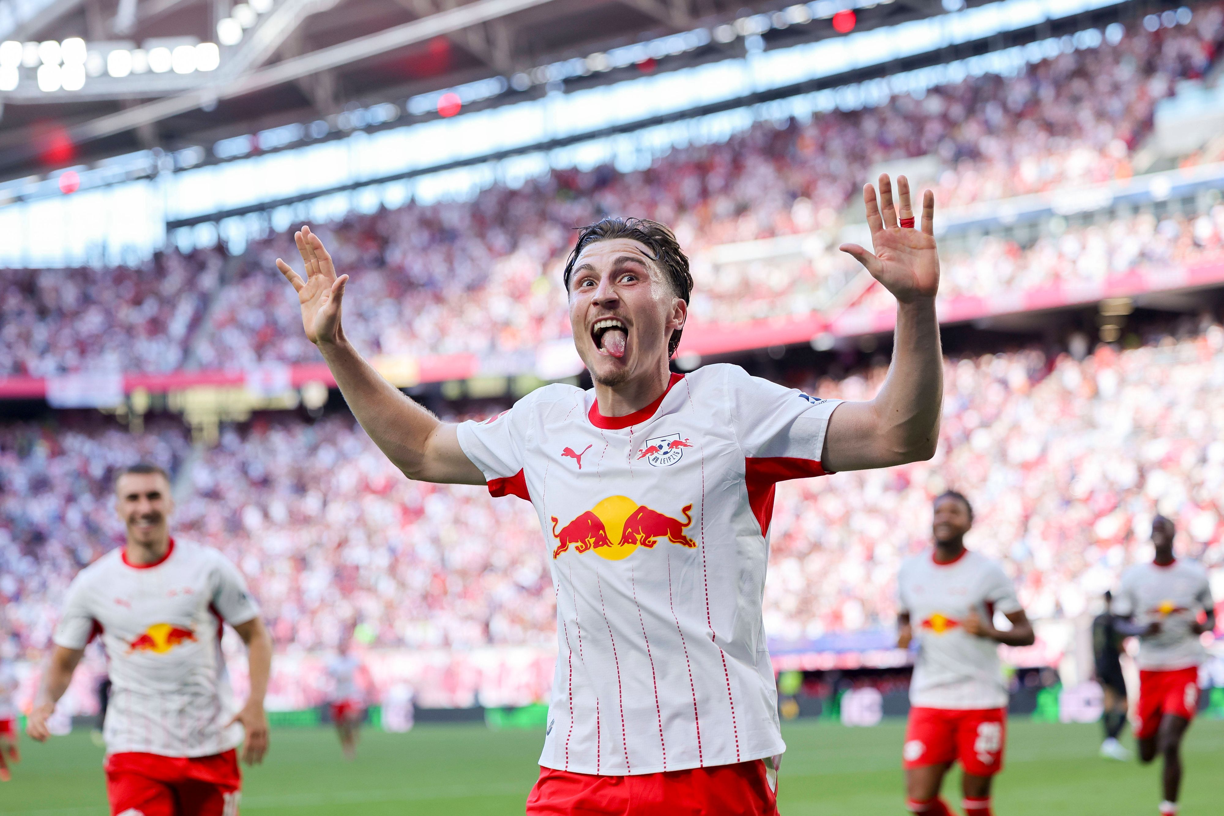Torjubel mit Zunge bei Rocco Reitz gegen Gladbach.