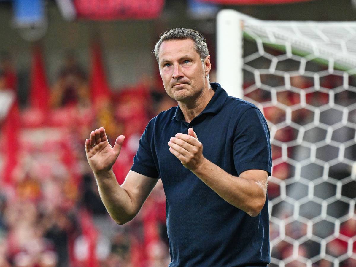 Trainer Brian Priske klatsche in die Hände.