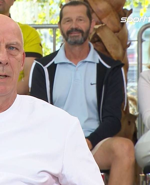 Mario Basler sitzt im Doppelpass.
