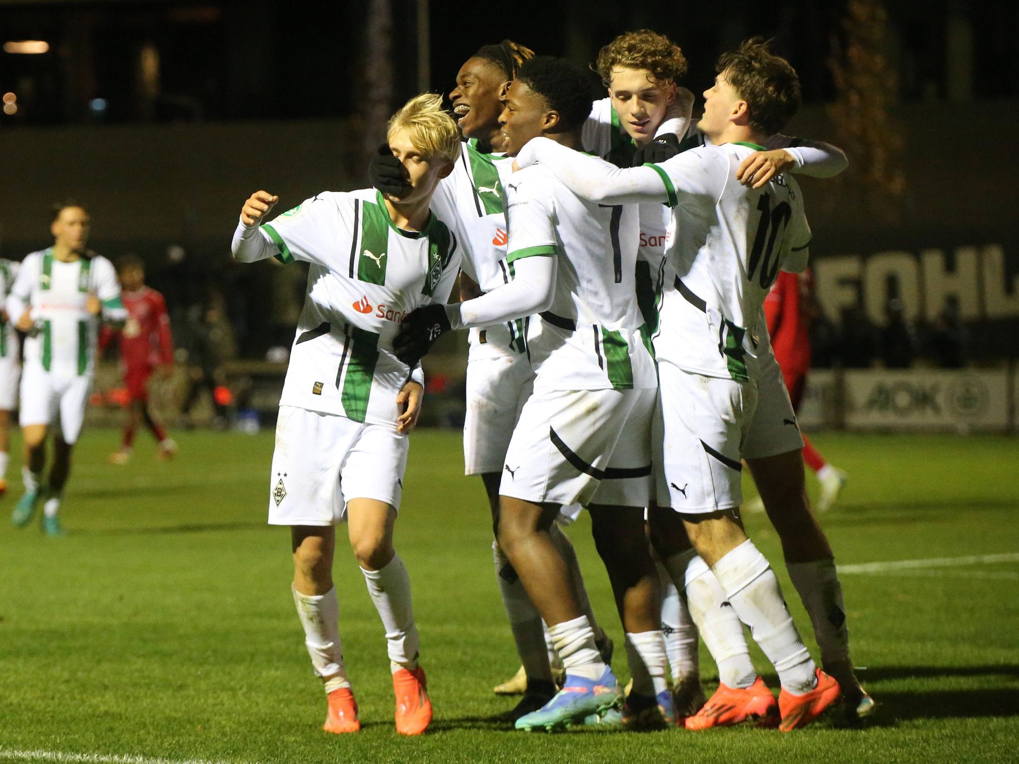 Winsley Boteli für die U19 von Borussia Mönchengladbach.