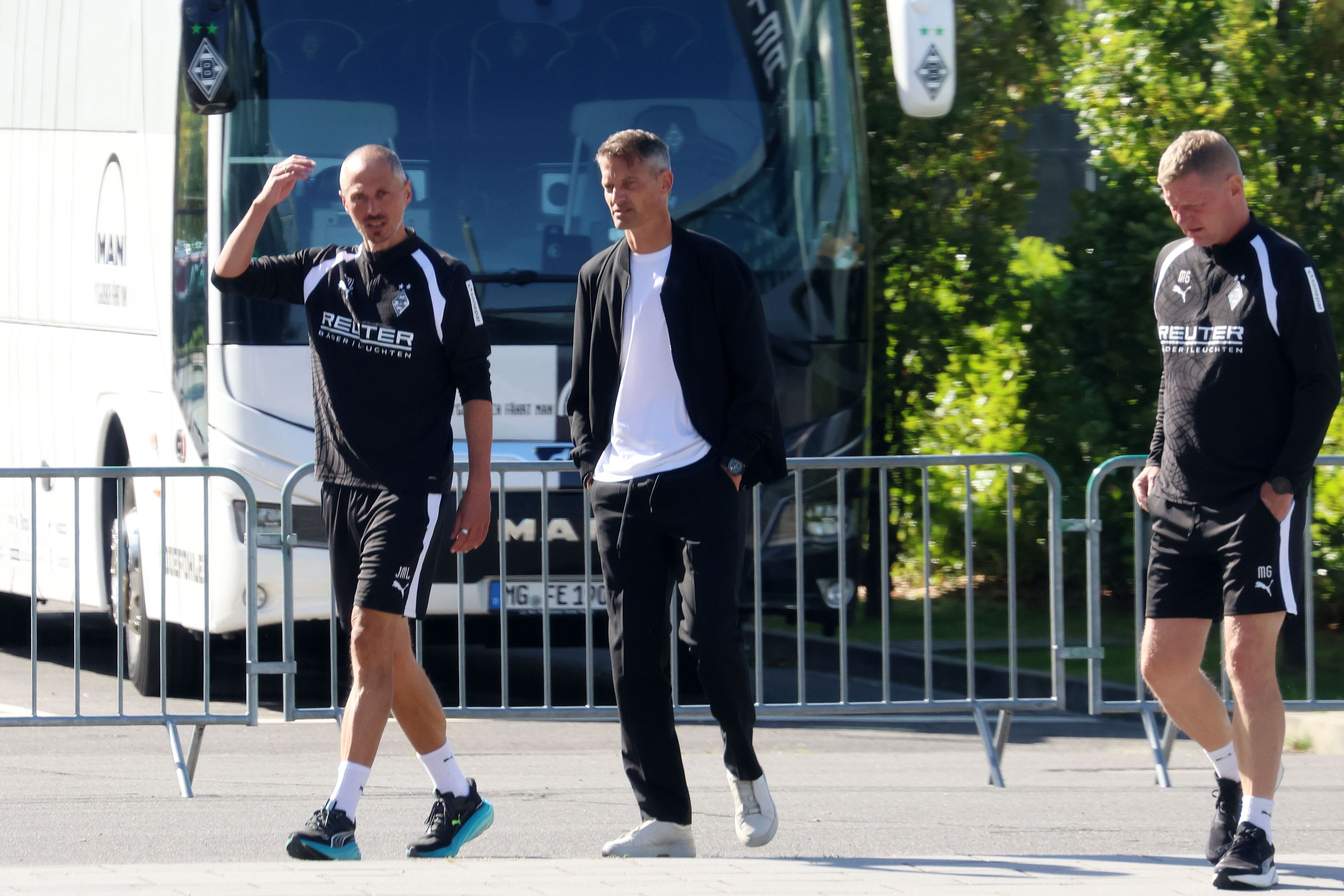 Der neue Gladbach-Trainer Alexander Blessin mit seinen Co-Trainern Jan-Moritz Lichte und Markus Gellhaus.