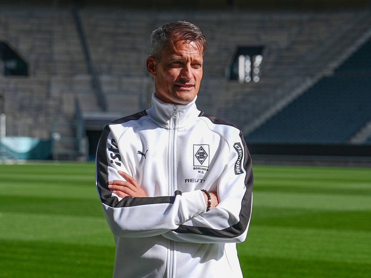 Alexander Blessin bei der offiziellen Trainervorstellung.