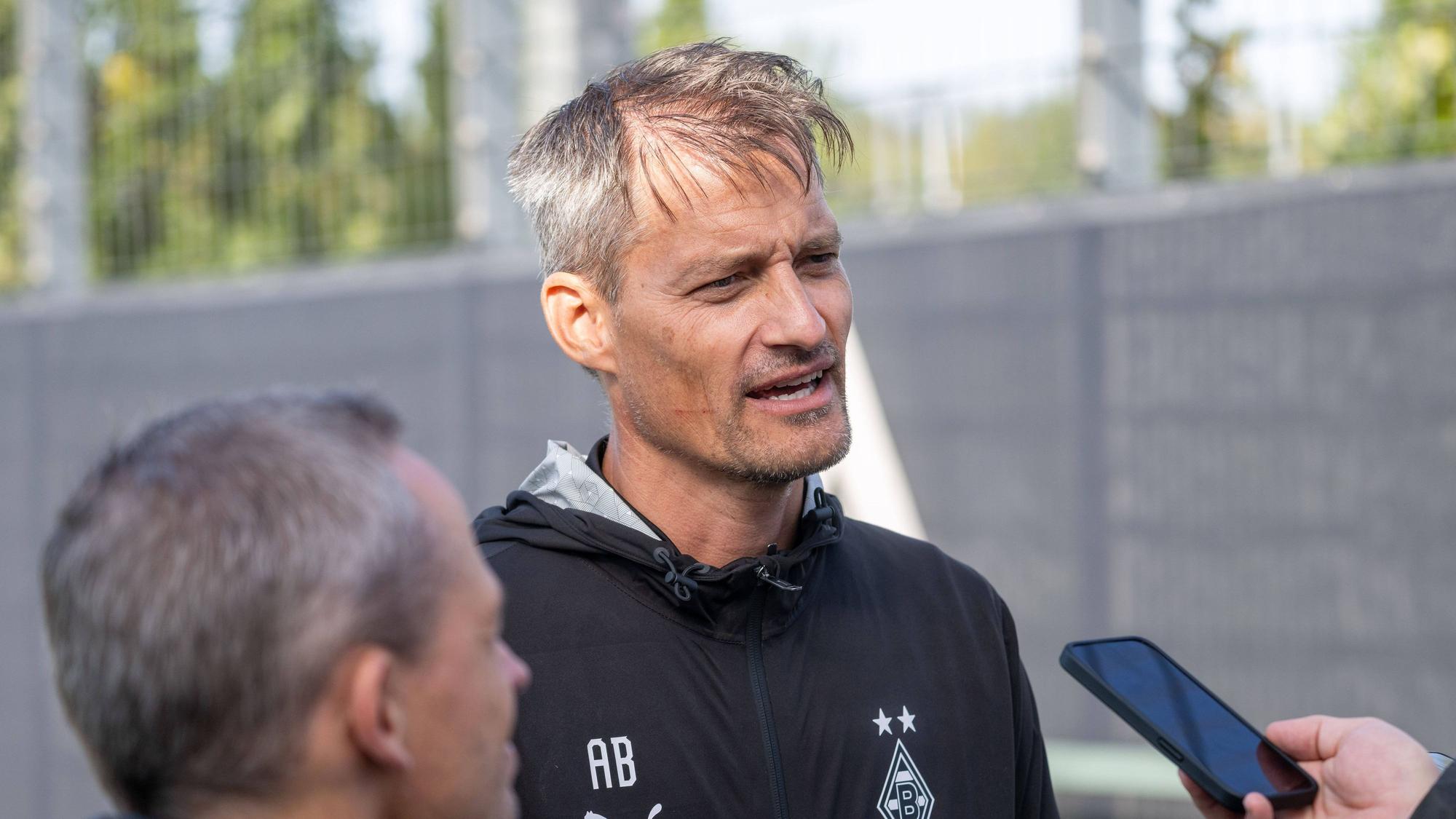 Gesprächsrunde mit Alexander Blessin.