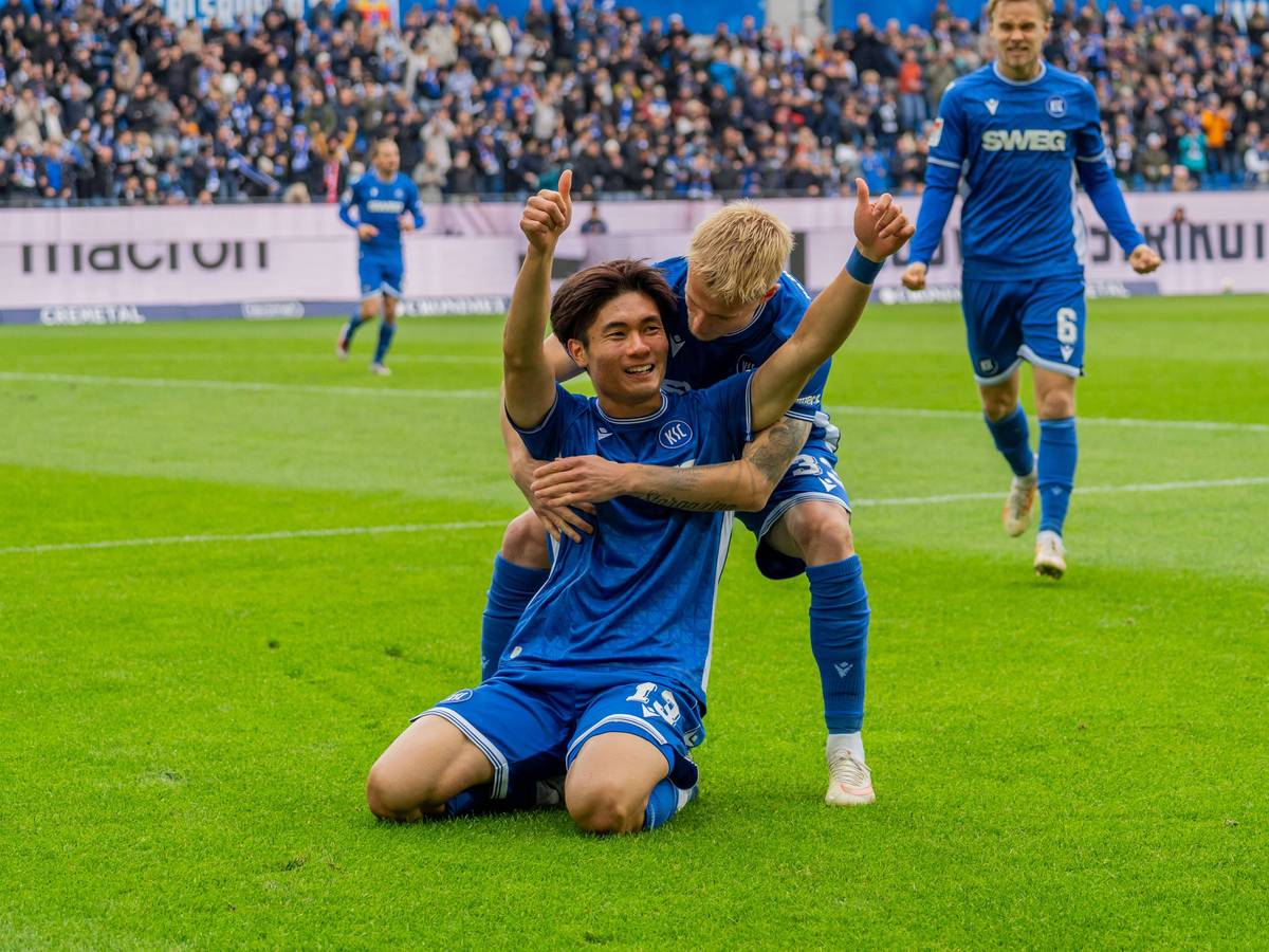 Auf Knien rutschend jubelte Shio Fukuda über ein Tor für den KSC.