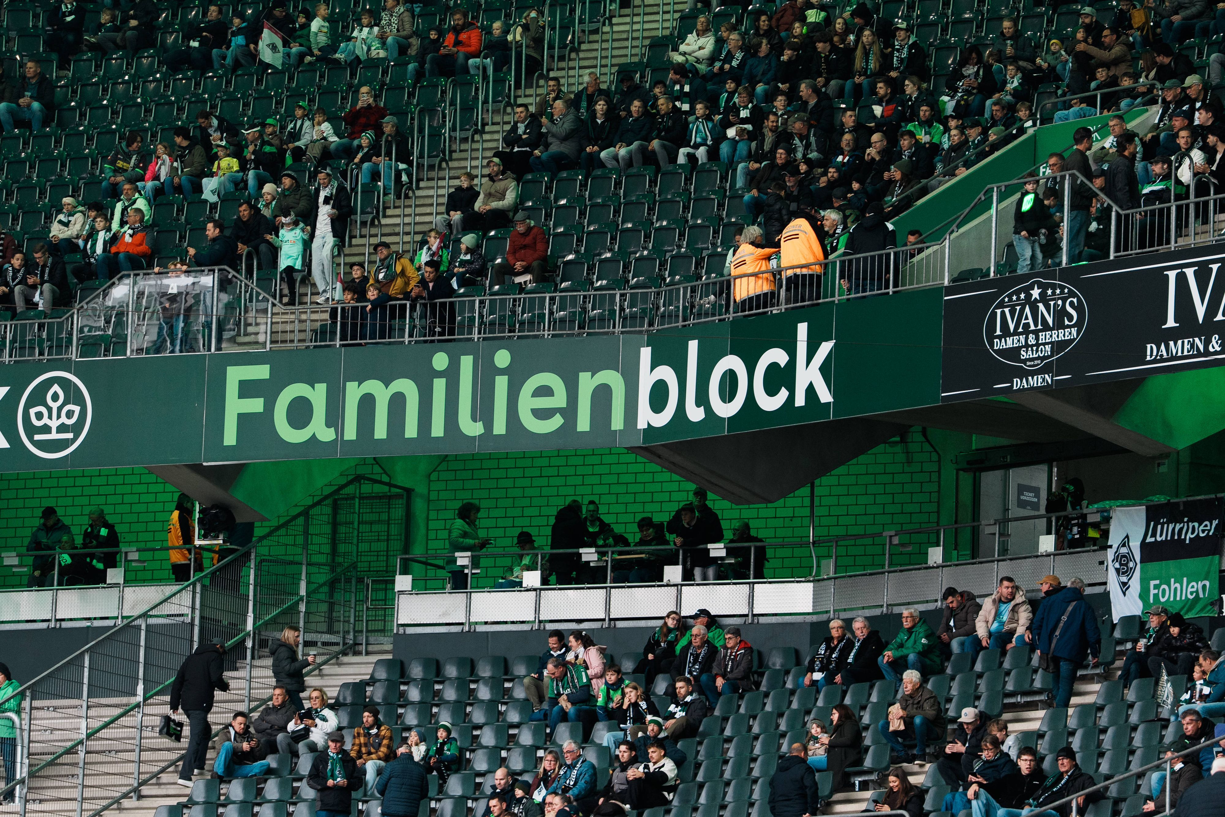 Leere Sitze im Borussia-Park