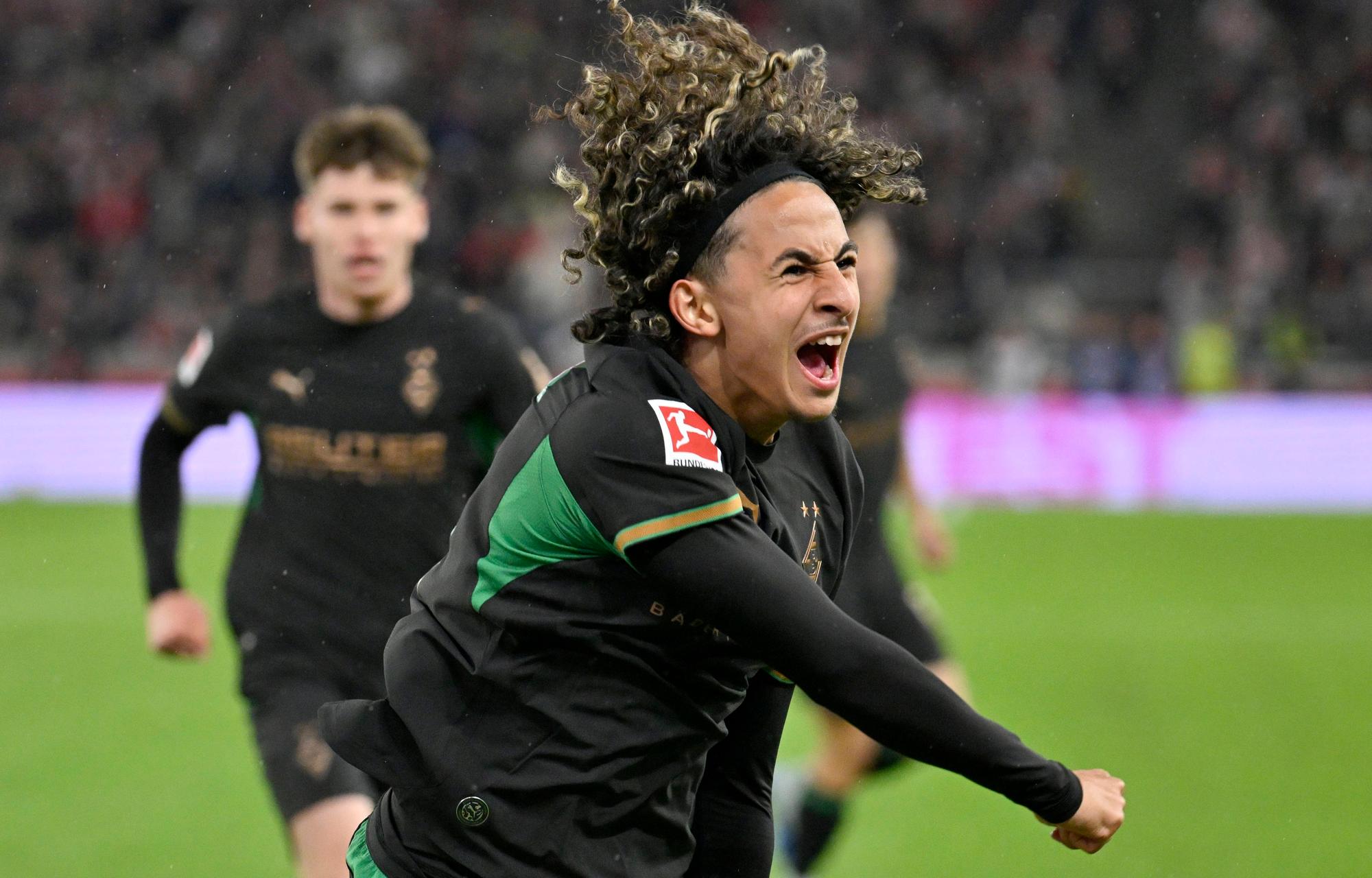 Wael Mohya ballt die Faust und freut sich.
